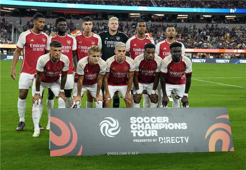 Arsenal crush Lens 6-0 to reach Champions League last 16