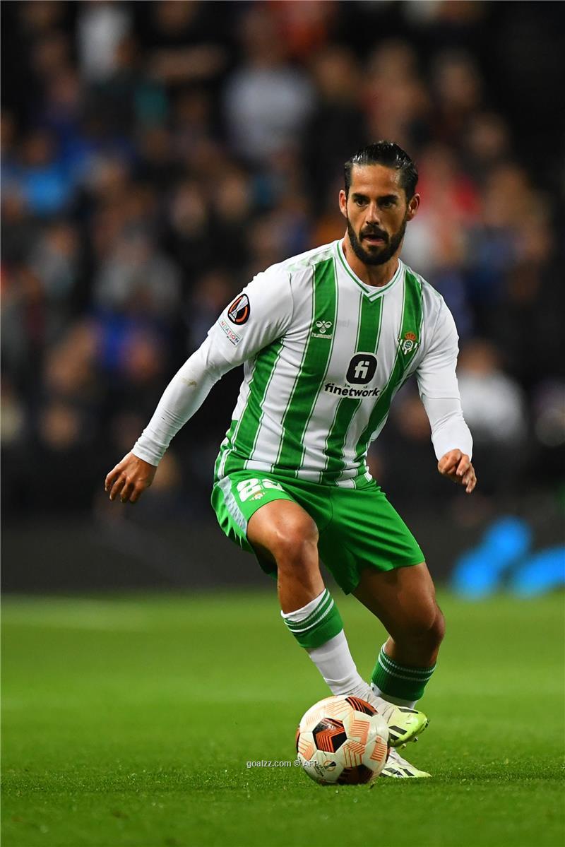Isco signs new Real Betis deal