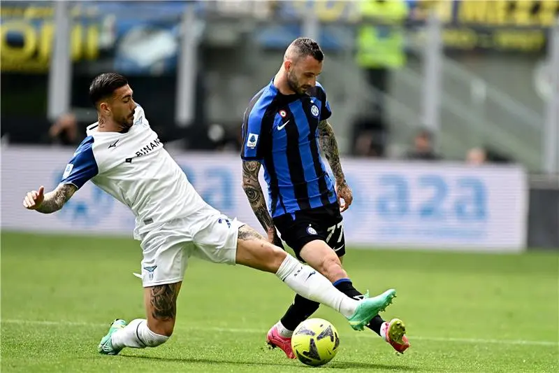 Inter 3-1 Lazio: Martinez and Gosens lead Nerazzurri in comeback win