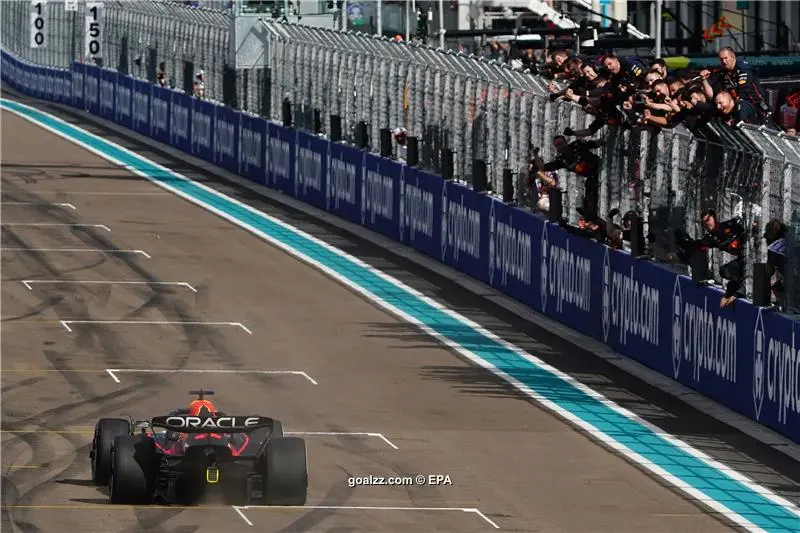 F1 Miami GP: Verstappen holds off Leclerc to win after late safety car