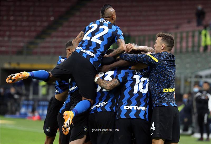 Inter hit two late goals to beat Fiorentina 4-3