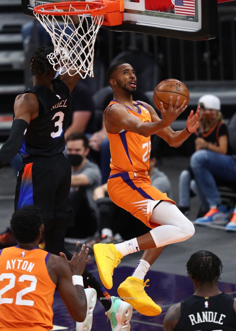 Suns emerge from back-and-forth game to beat Knicks